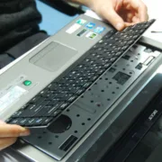 Чистка и замена клавиатуры ноутбуков Acer Aspire