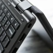 Хромбук Леново ThinkPad Yoga 11e Chromebook — в режиме домика