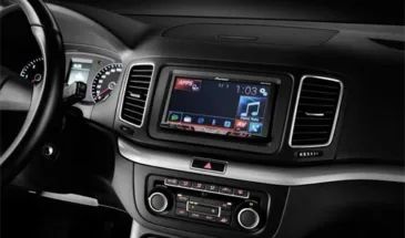 Если музыка в Android Auto все время врубается сама
