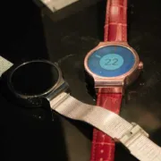 ZTE представила эксклюзивные Axon Watch - смарт-часы для китайцев [фото] - цена - купить