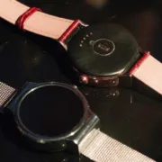 ZTE представила эксклюзивные Axon Watch - смарт-часы для китайцев [фото] - цена - купить