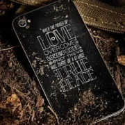 История не учит: вместо военных Zippo - Военные телефоны [фото]