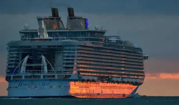 Harmony of the Seas — самый большой в мире пассажирский лайнер впервые вышел в море