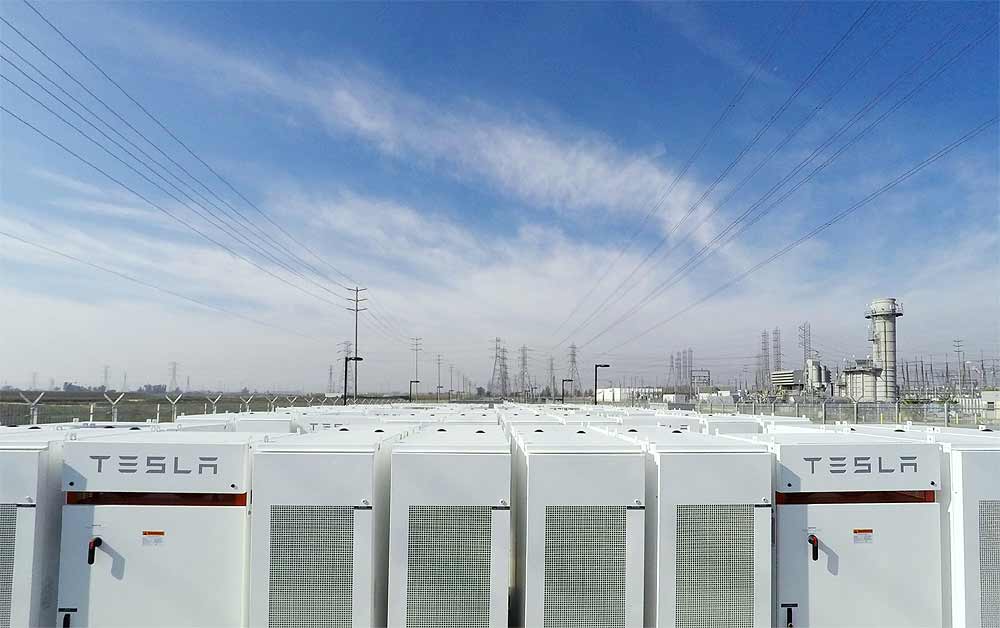 #Tesla запустила резервное хранилище энергии на литий-ионных аккумах [фото]