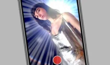 Блистательное селфи: Vogue выпустил AR-спецэффект для iPhone X