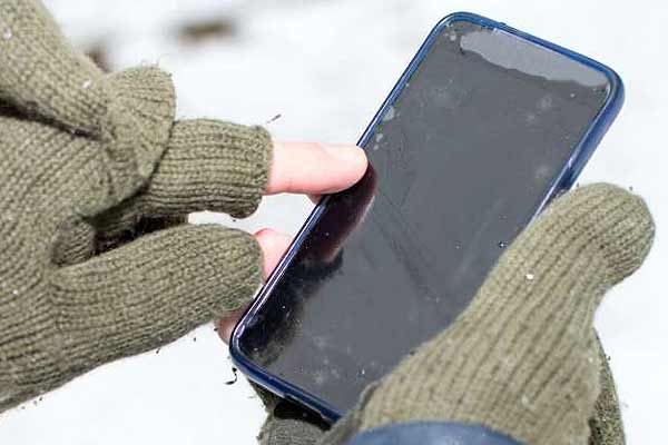 Как нормально юзать iPhone в зимне-морозных условиях? - #iPhone8