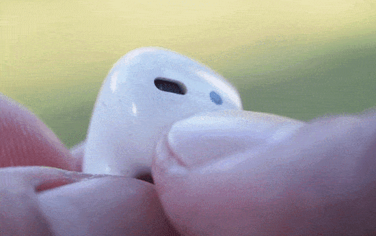 Чем и как как чистить грязные AirPods и их кейс - #AirPods