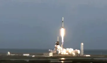SpaceX отправила на орбиту еще 60 спутников Starlink [видео]