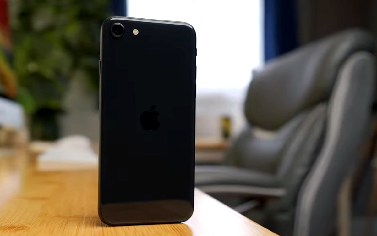 Режим серийной съемки у iPhone SE 2020: куда он делся и как его включить?