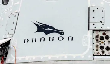 Вход пилотируемого Crew Dragon в атмосферу: редкие кадры [видео]