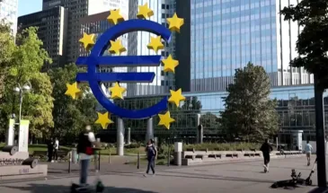 По 3 евро за посылку и углеродный налог: европейцам — от ЕС