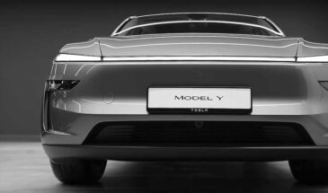 Tesla снимает фирменные эмблемки с новых моделей