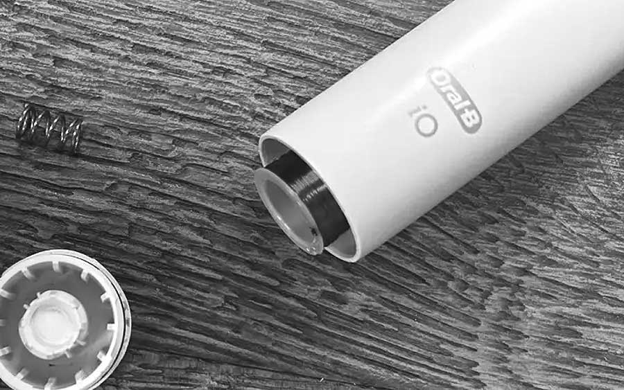 Если зубная щетка Oral-B iO не заряжается и не работает